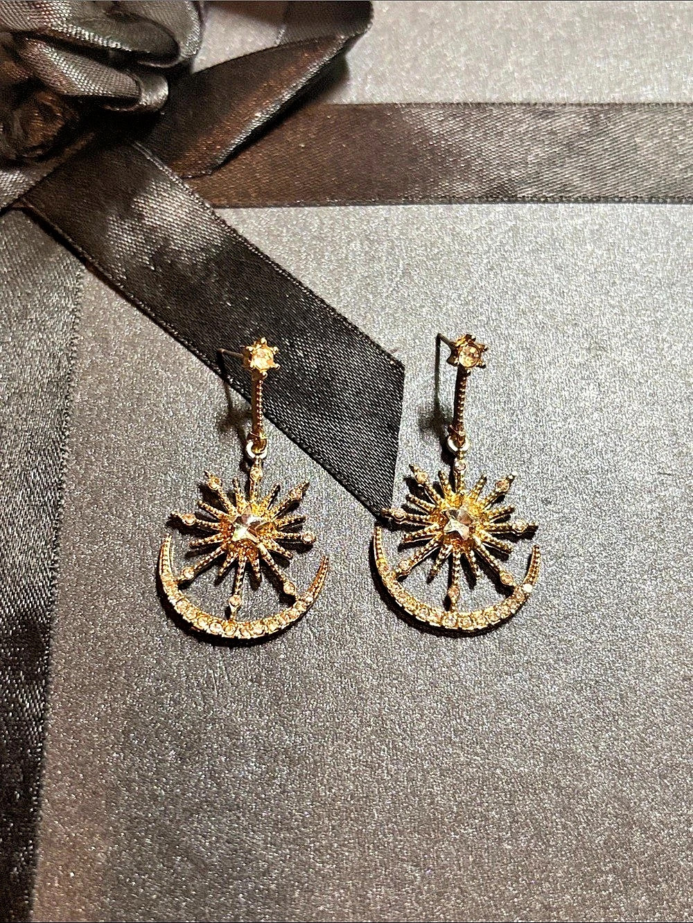 Gold Starburst Crescent Drop Earrings Like New